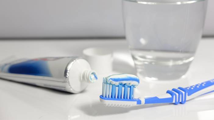 Aynı kapta duran diş fırçalarına dikkat! Meğer hastalık yapıyormuş 1